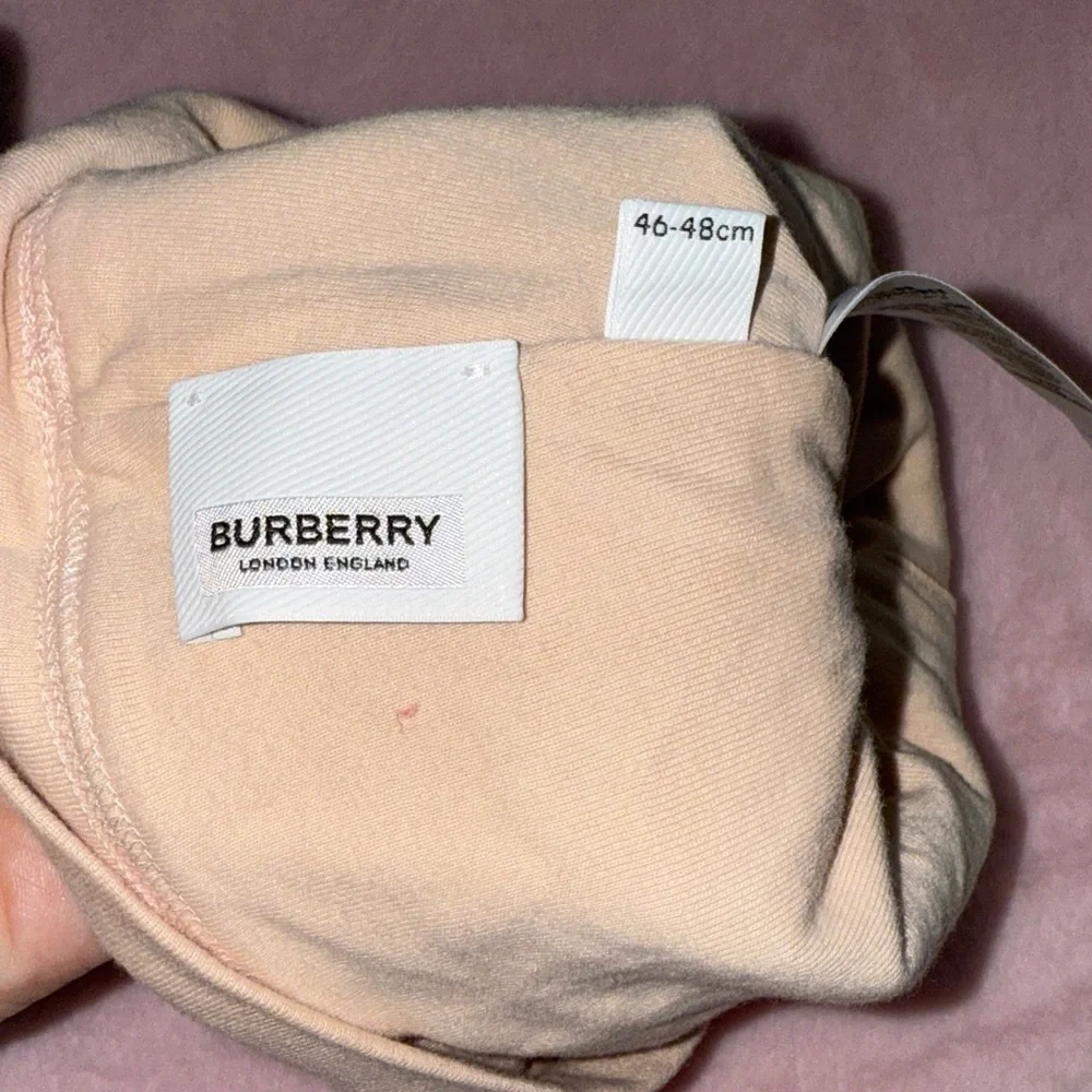 Burberry Beige Baby Knot Hat ** Bundle 5+ items and name your offer!!! 💖💞